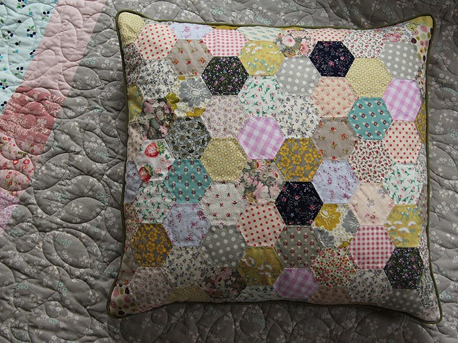 17Pillow1