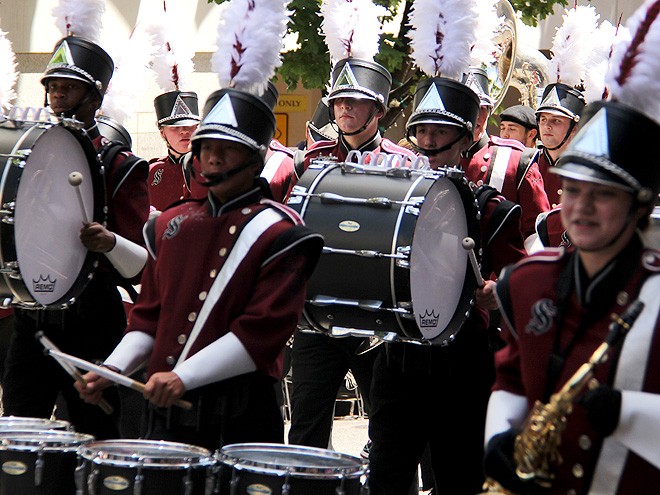 6Parade3