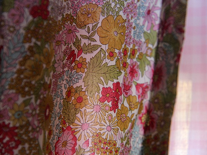 24Curtain1 24Curtain1