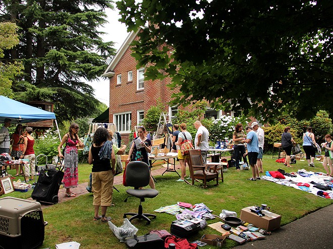 27GarageSale1